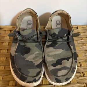 Hey Dude Women’s Wendy size 8 Slip On Shoes